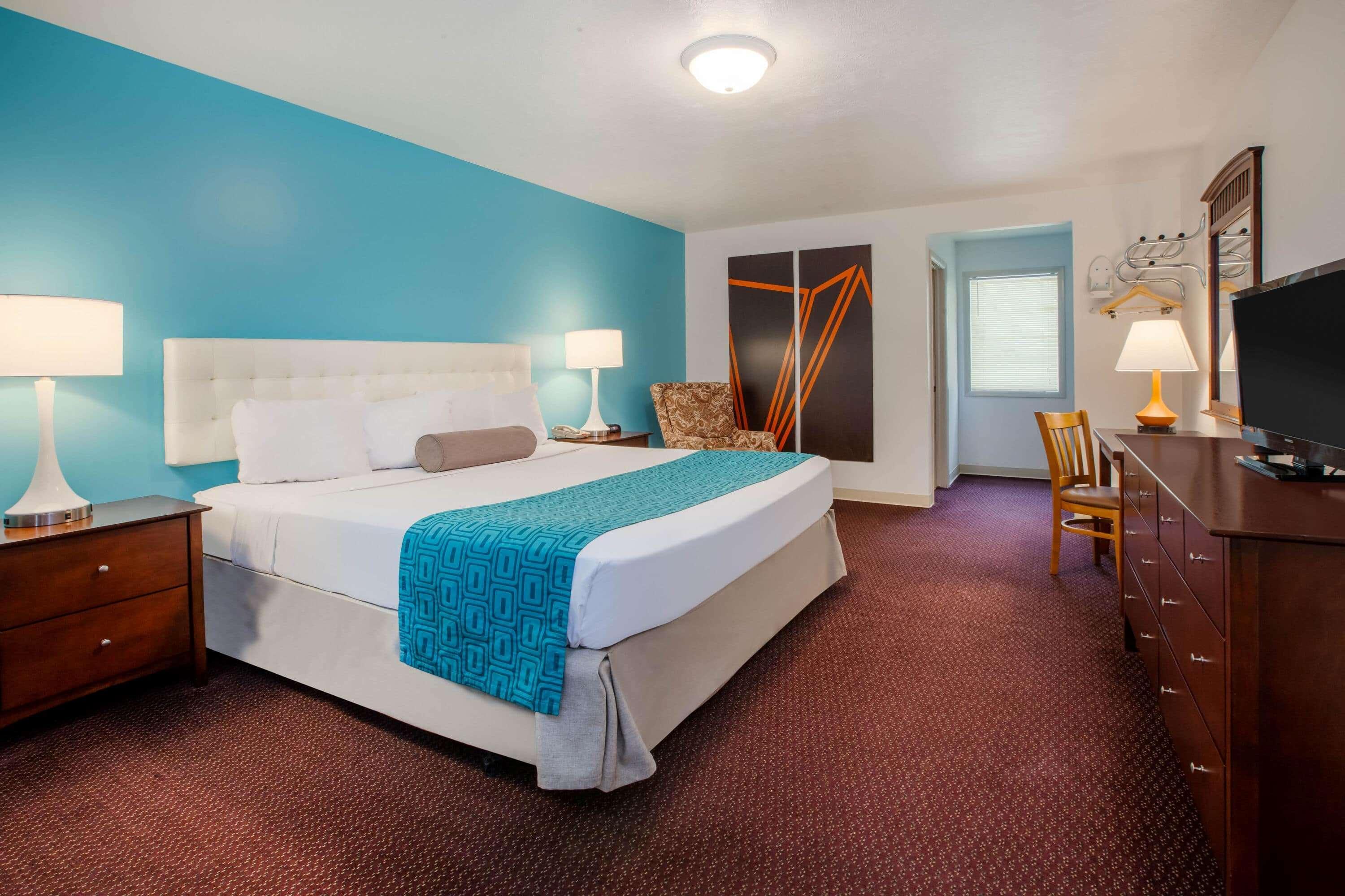ฮาวเวิร์ด จอห์นสัน บาย วินด์แฮม ทราเวิร์สซิตี้ Hotel ภายนอก รูปภาพ