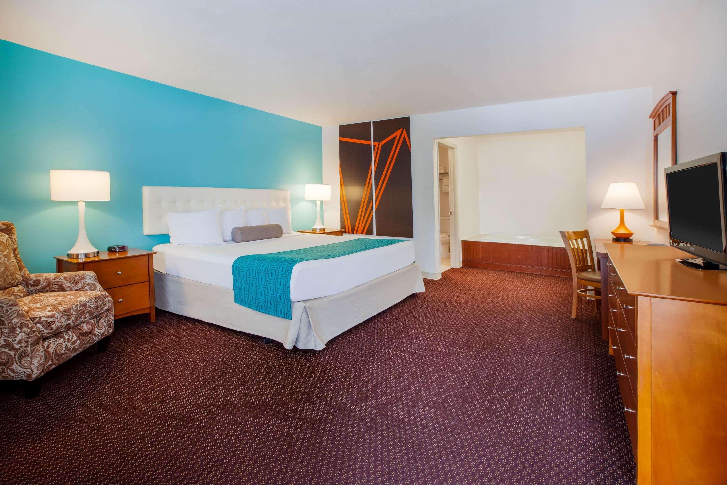 ฮาวเวิร์ด จอห์นสัน บาย วินด์แฮม ทราเวิร์สซิตี้ Hotel ภายนอก รูปภาพ