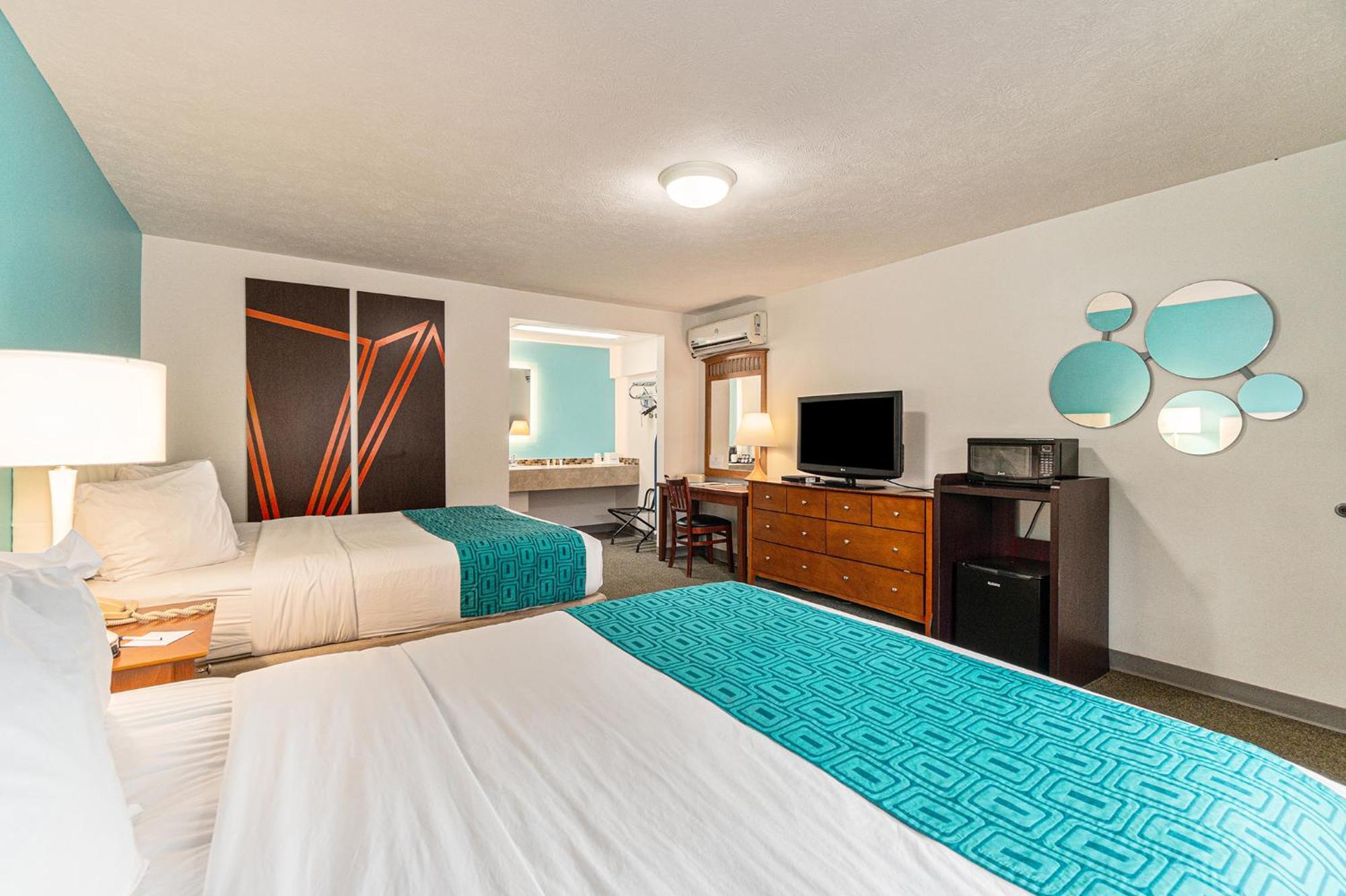 ฮาวเวิร์ด จอห์นสัน บาย วินด์แฮม ทราเวิร์สซิตี้ Hotel ภายนอก รูปภาพ