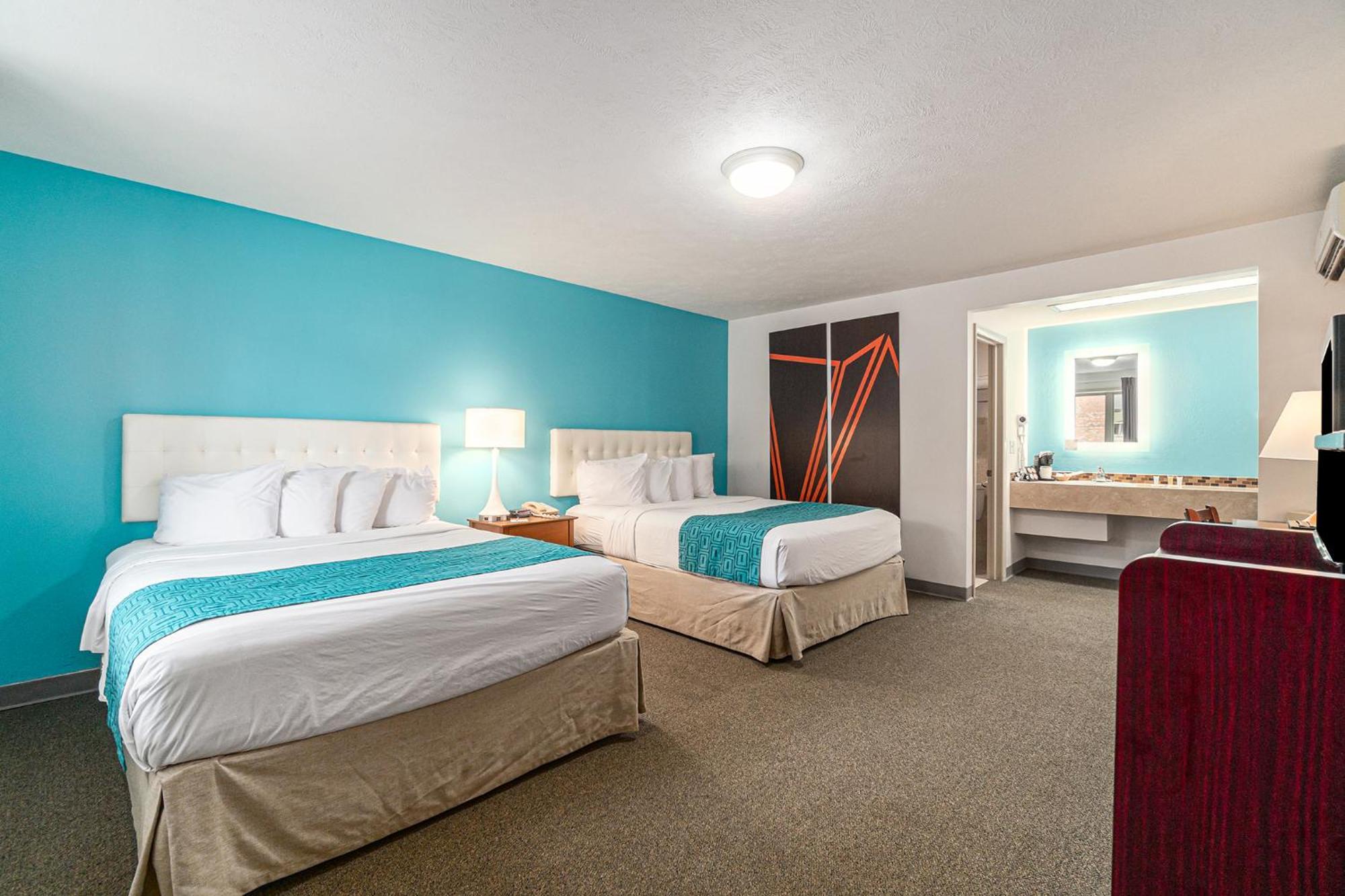 ฮาวเวิร์ด จอห์นสัน บาย วินด์แฮม ทราเวิร์สซิตี้ Hotel ภายนอก รูปภาพ