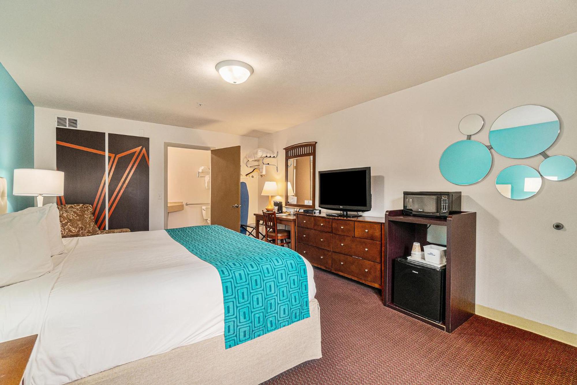 ฮาวเวิร์ด จอห์นสัน บาย วินด์แฮม ทราเวิร์สซิตี้ Hotel ภายนอก รูปภาพ
