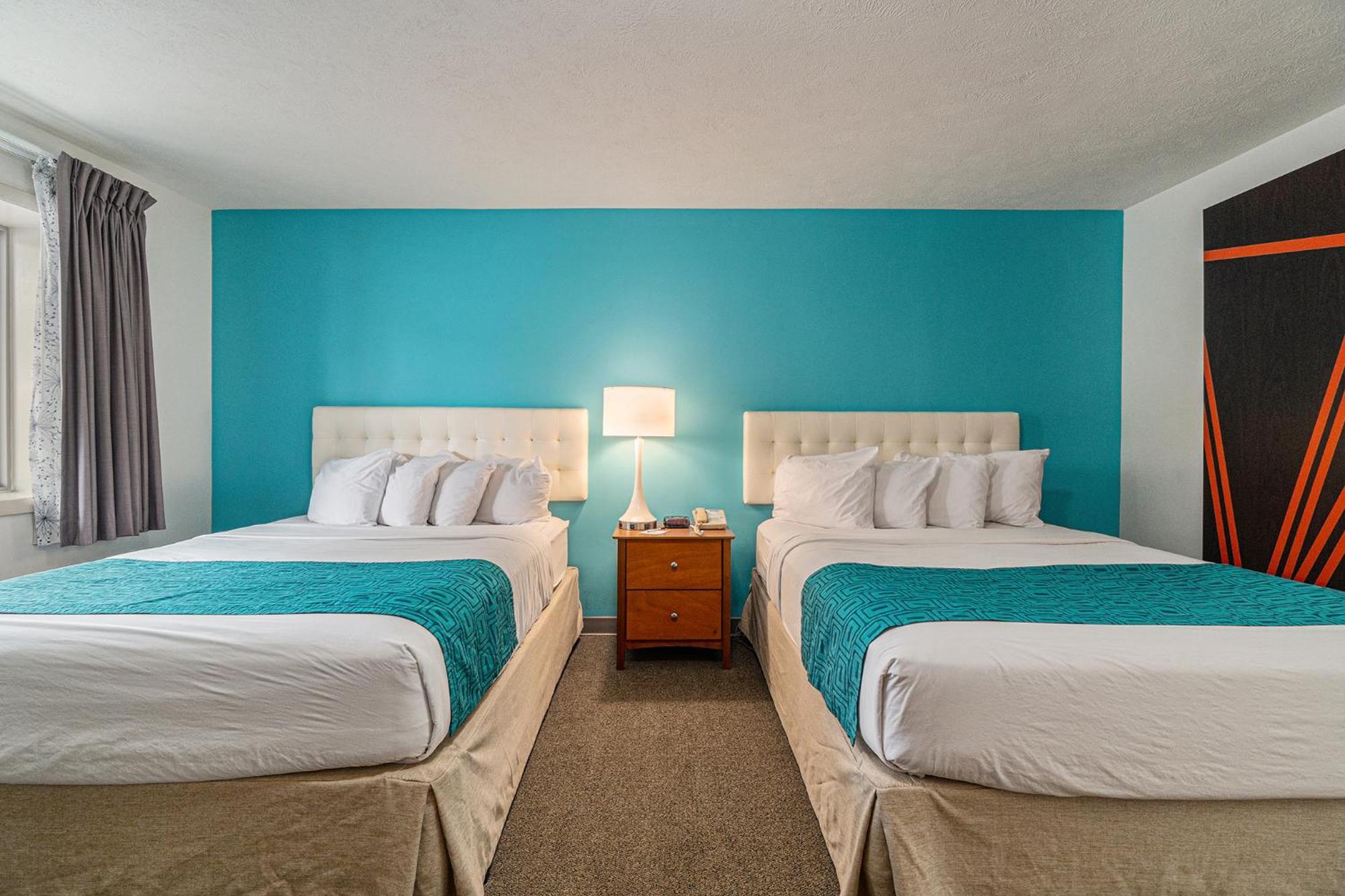 ฮาวเวิร์ด จอห์นสัน บาย วินด์แฮม ทราเวิร์สซิตี้ Hotel ภายนอก รูปภาพ